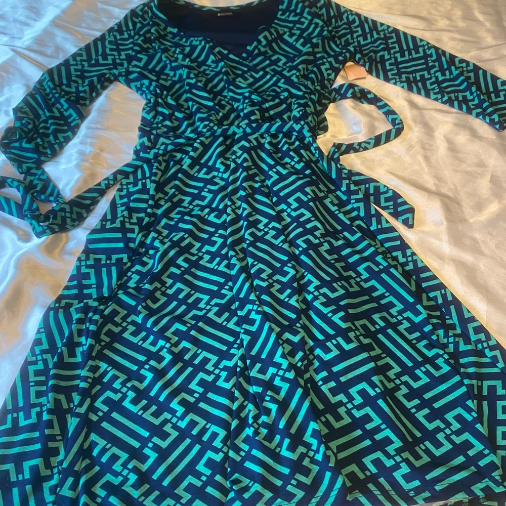 41 Hawthorn Blue and Green Patterned Dress - Picture 4 of 5